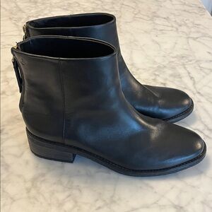 Sperry Black Leather Ankle Booties Women’s Size 8.5